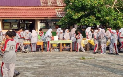 Bazar P5RA: MTsN 1 Siak Wujudkan Kreativitas Siswa Melalui Kewirausahaan